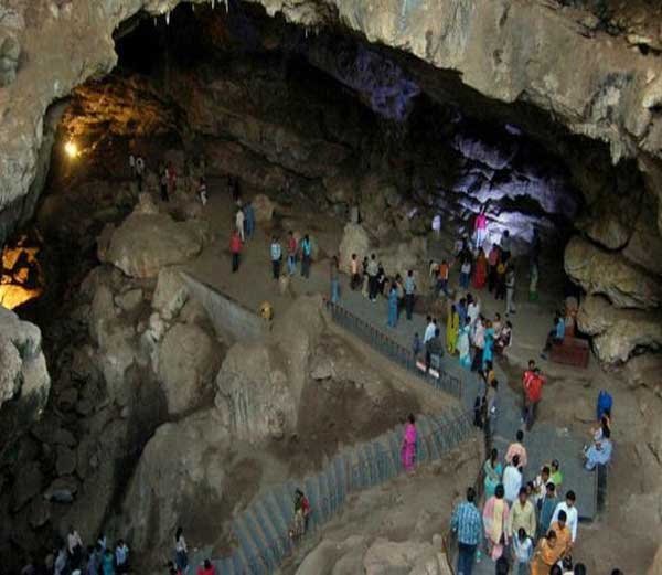 10-world famous caves tamples