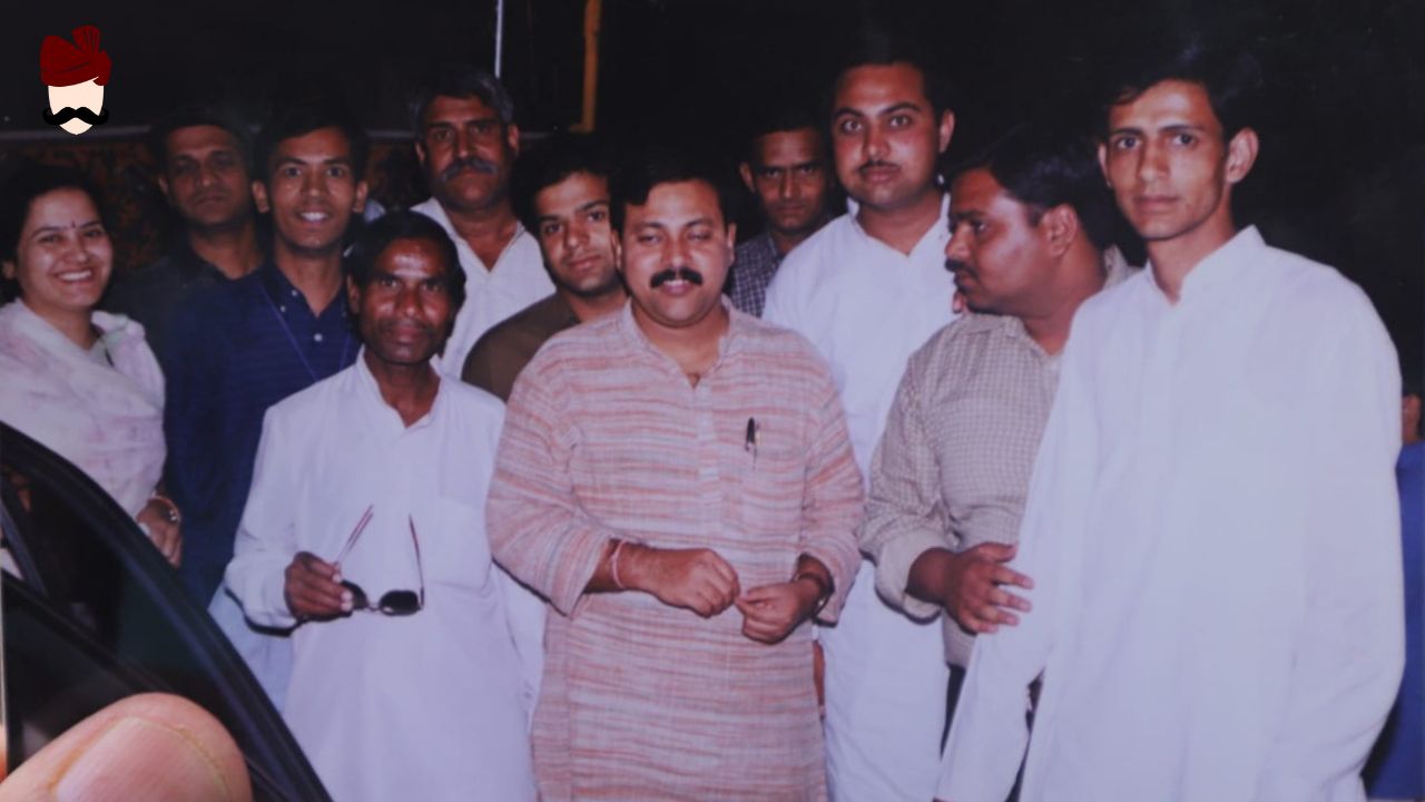 Pushyamitra Bhargva with Rajiv Dixit in an Event